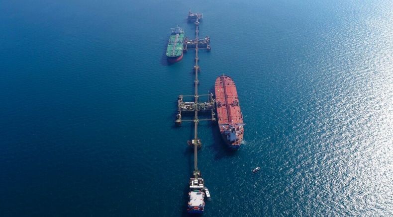 Ngeri, Ranjau Nyangkut di Kapal Tanker yang Sedang Mengisi Bahan Bakar