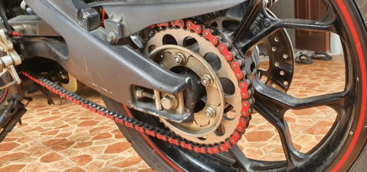 Tips Merawat Rantai Sepeda Motor Tetap Awet dan Tahan Lama