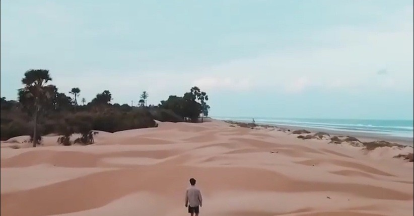 Terpikat Keindahan Oetune Beach, Unik Ada Perpaduan Padang Pasir dan Pantai