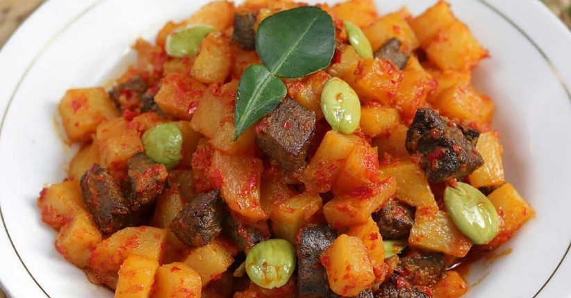5 Resep Kentang Balado Terenak untuk Menu Sehari-hari