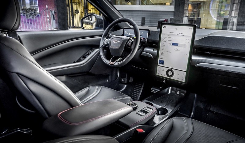 Simpan Data Pribadi, Polisi Ungkap Kasus Pembunuhan dari Sistem Infotainment Mobil