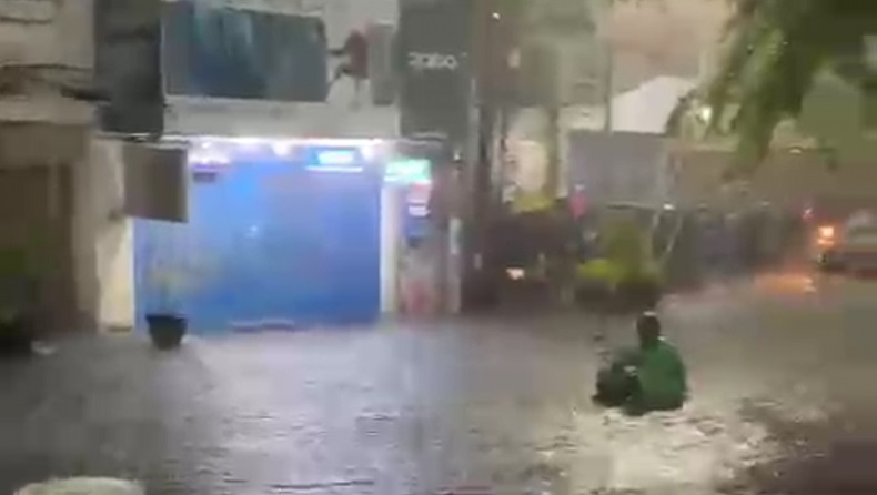 Kediri Direndam Banjir usai Dilanda Hujan Deras sejak Sore