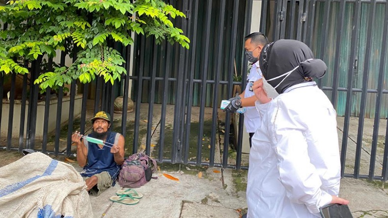 Soal Gelandangan, Guru Besar Ini Sarankan Risma Lihat 'Desaku Menanti'  di Malang 