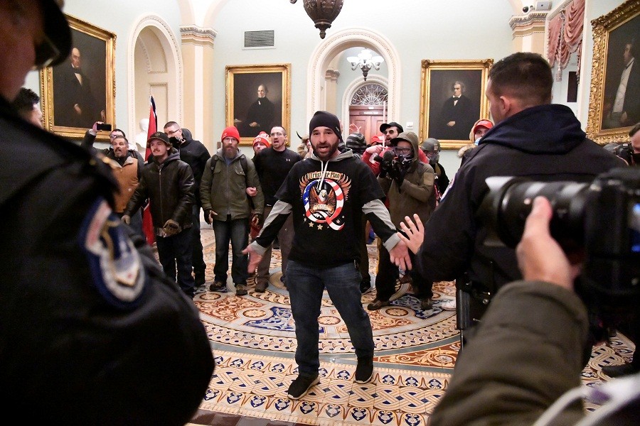 Pendukung Trump Serbu Gedung DPR AS dan Rusak Fasilitas, Biden: Ini Pemberontakan!