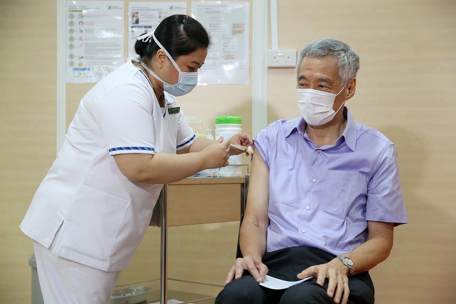 PM Singapura Lee Hsien Loong Disuntik Vaksin Covid, Beri Pesan Menyentuh kepada Rakyat