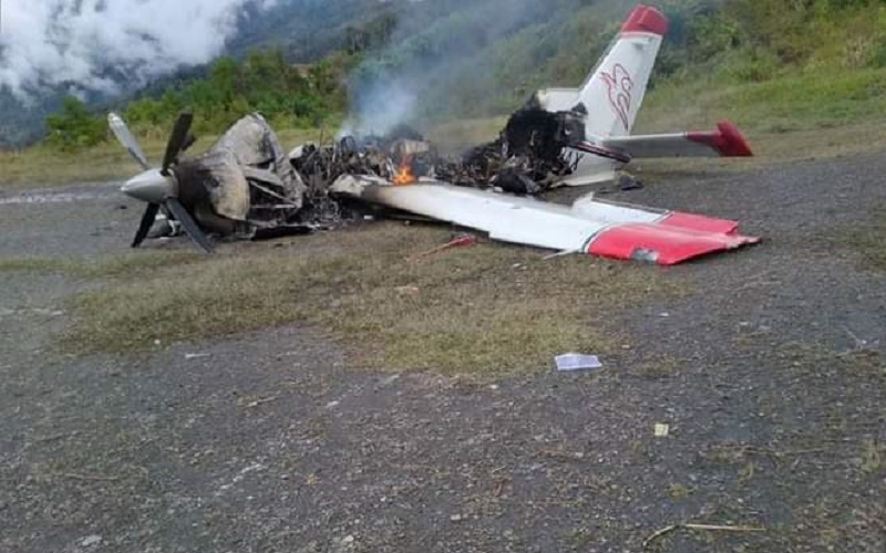 Cerita Pilot yang Pesawatnya Dibakar Separatis: Saya Ditodong Senjata 5 Orang