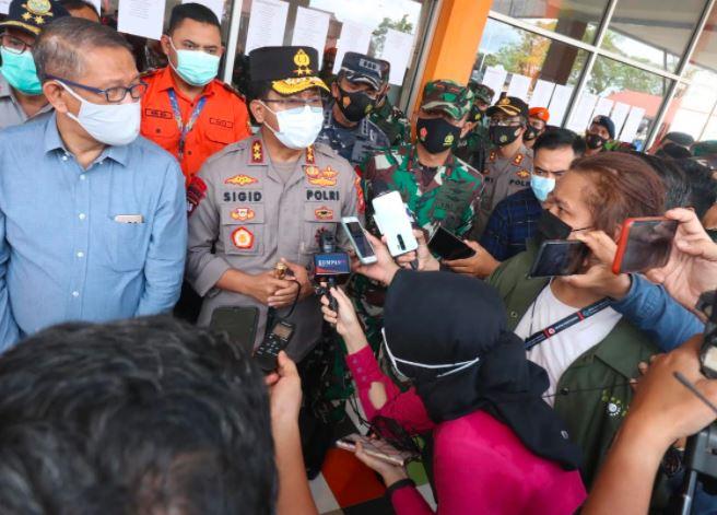 Tim DVI Polda Kalbar Ambil Sampel 10 DNA Keluarga Penumpang Sriwijaya Air