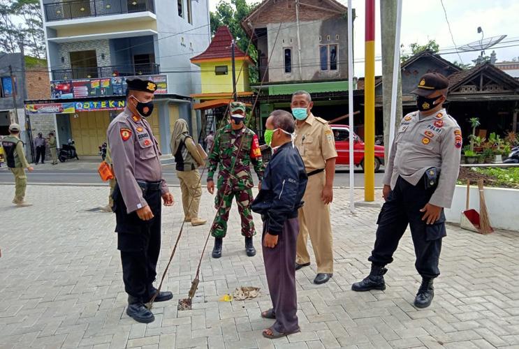  Pemberlakuan Pembatasan Kegiatan Masyarakat Jawa-Bali Akan Diperpanjang 2 Minggu