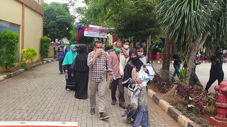 Keluarga Korban Sriwijaya Air SJ 182 Terus Berdatangan ke RS Polri