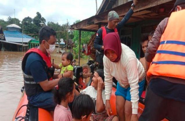 Banjir 1 Meter Rendam 7 Kabupaten-Kota di Kalsel, BPBD Evakuasi Warga