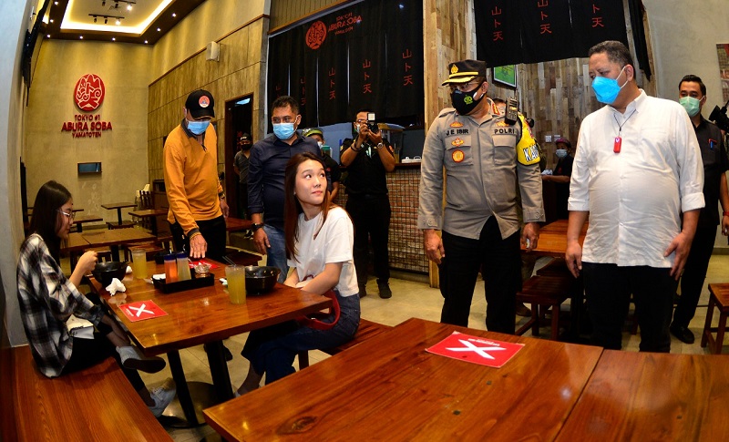 Sidak PPKM di Surabaya, Whisnu Masih Temukan Pelanggaran Protokol Kesehatan