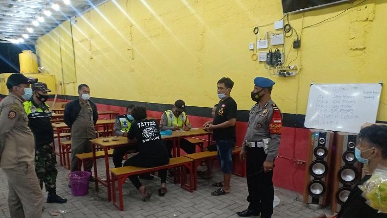 Razia Jam Malam, Petugas Gabungan Tutup Paksa Warkop 24 Jam