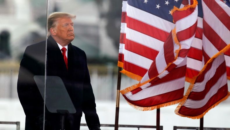 Donald Trump Sebut Dirinya Tak Bisa Dipecat