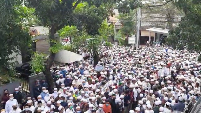 Dipadati Ribuan Jemaah, Begini Suasana di Lokasi Pemakaman Habib Ali bin Abdurrahman