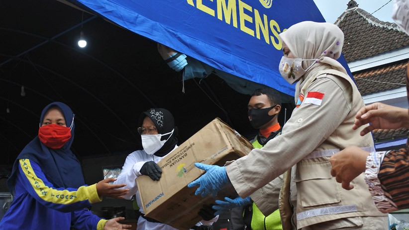 Risma Tantang Aplikasi Super Bikin Harga Sembako di Papua Sama Seperti Jawa