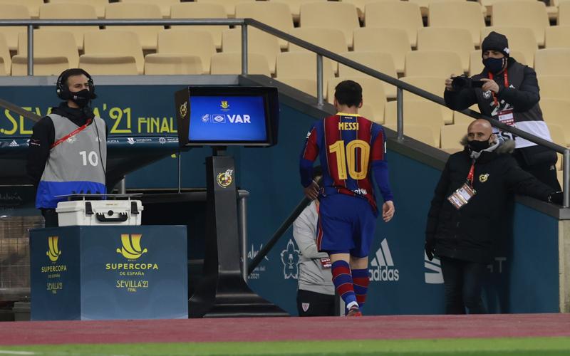 Lionel Messi Kartu Merah, Barcelona Gagal Juara Piala Super Spanyol