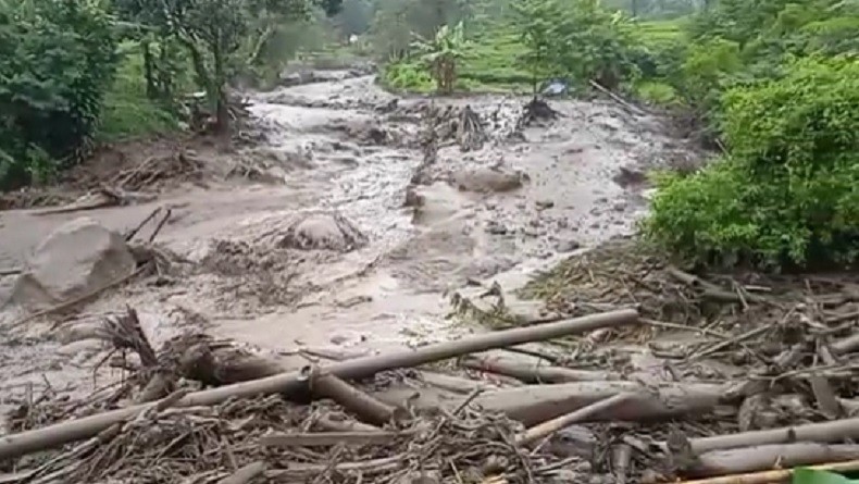 Korban Banjir Bandang Puncak Bogor Kesulitan Air Bersih