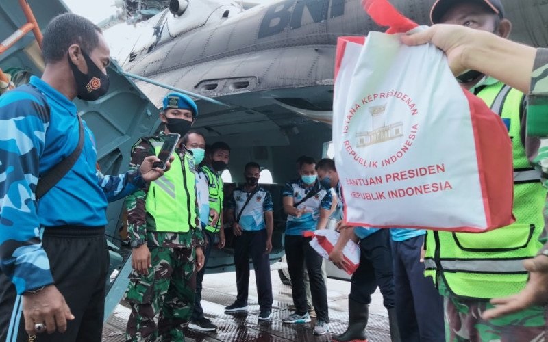 Bantuan Jokowi untuk Korban Banjir Kalsel Disalurkan lewat Udara