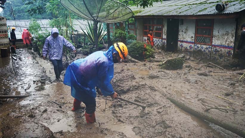Peringatan Dini BMKG: Hujan Lebat, 8 Daerah di Jawa Timur Siaga Banjir