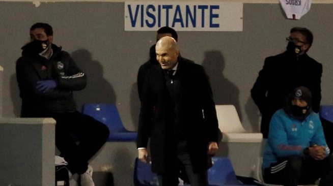 Zinedine Zidane Tersenyum Lihat Gawang Real Madrid Dijebol Tim Guram