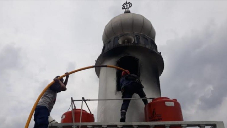 Menara Masjid di Bogor Terbakar, Jemaah Salat Jumat Panik Berhamburan Keluar