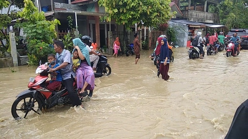 Banjir Bandang di Pidie Rusak Puluhan Rumah Warga, Jalan dan Jembatan