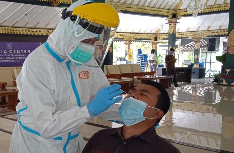 Kontak Erat dengan Bupati, 150 ASN di Sleman Jalani Rapid Test Antigen