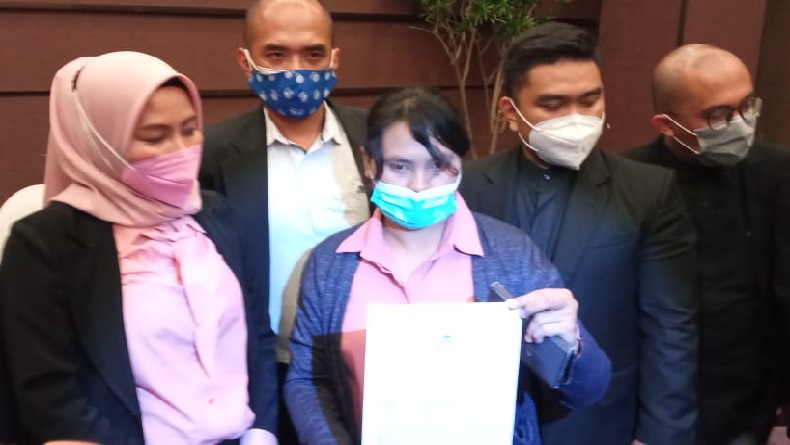 Anak yang Gugat Ayah Renta Rp3 Miliar Dituntut Minta Maaf Sambil Cium Kaki