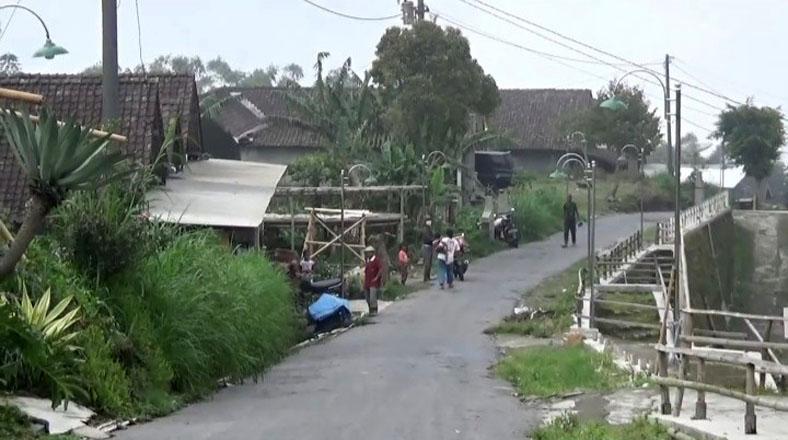 Hujan Abu Guyur Sejumlah Desa di Lereng Merapi 