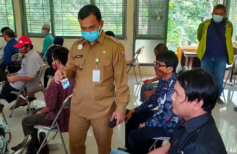 Ini Sosok Abdul Rosid, Tukang Pijat Tunanetra yang Diangkat Jadi Staf di Pemkab Batang