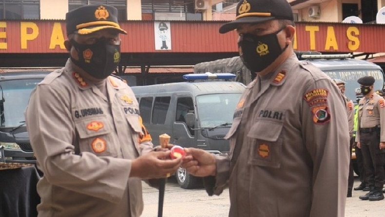 2 Polisi di Jayapura Dapat Pin Emas Kapolri karena Amankan 13 Senjata Api