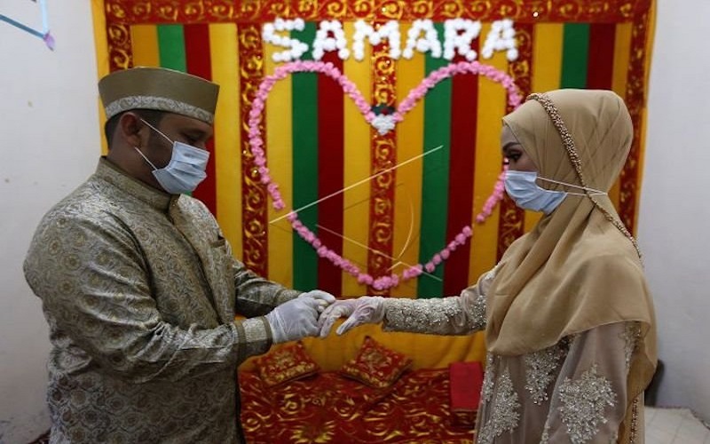 Menikah di OKI, Pengantin dapat 3 Hadiah dari Pemkab yang Diantarkan Pak Pos   