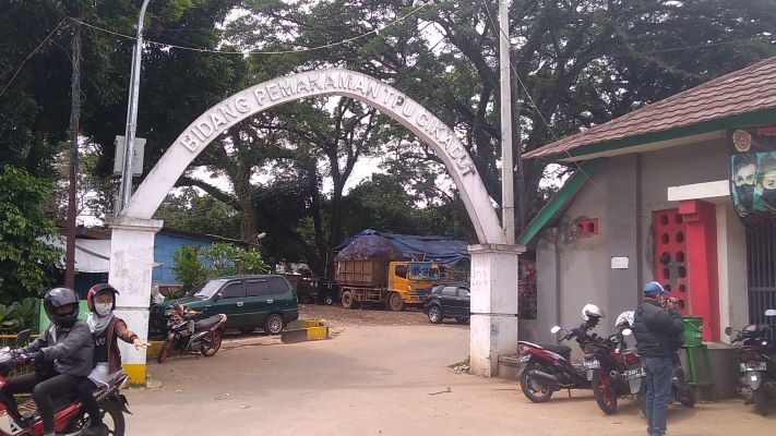 Tak Ada Pemikul Jenazah, Pemakaman Covid-19 Cikadut Bandung Lengang 