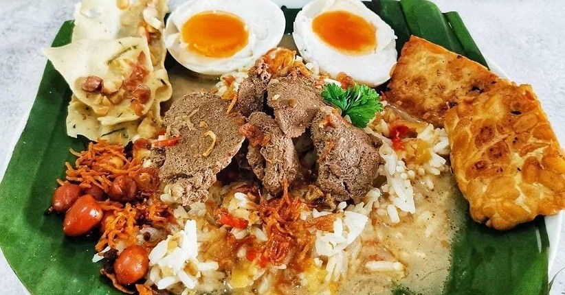 Menikmati Kelezatan Nasi Gandul, Kuliner Legendaris Khas Jawa Tengah