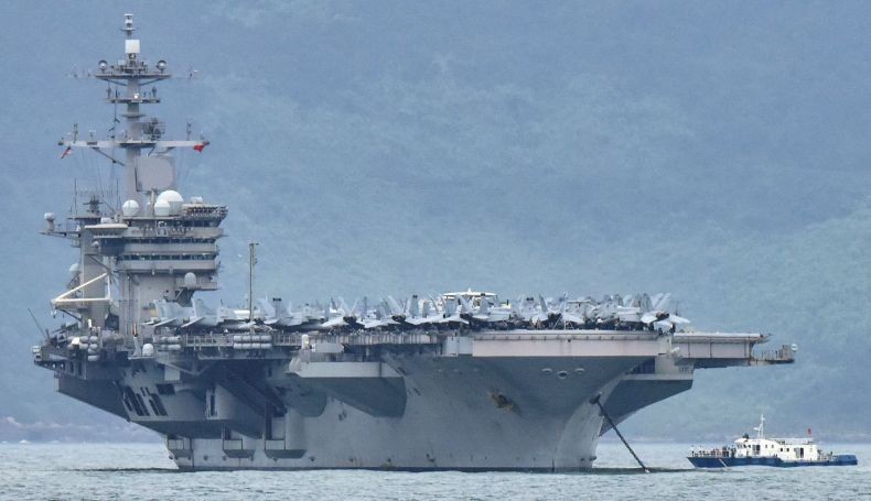 Aktivitas Pesawat Militer China Belum Ganggu Misi Kapal Induk AS di Laut China Selatan