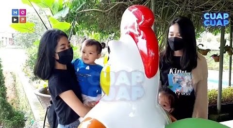 Usir Rasa Bosan, Anneth Delliecia dan Alifa Lubis Habiskan Waktu Berlibur di Villa The Onsu 