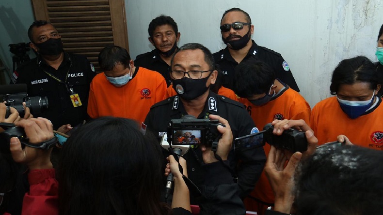 Polda Jabar Ringkus 3 Peracik Tembakau Gorilla dan Sita Bahan Baku dari China