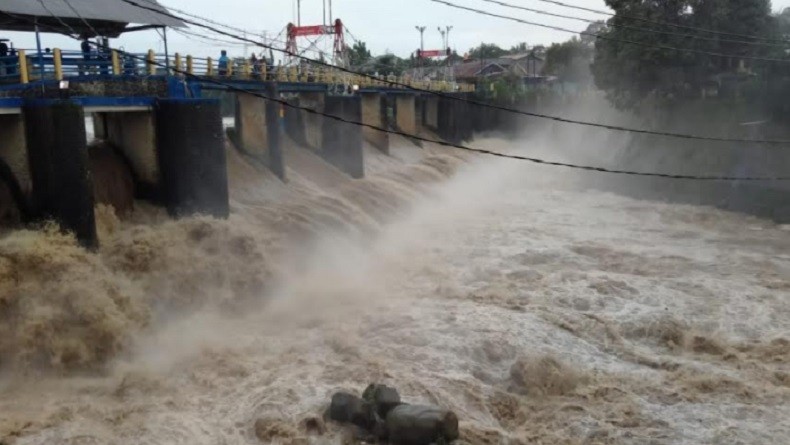 Hujan Guyur Puncak Bogor, Bendung Katulampa Siaga 3