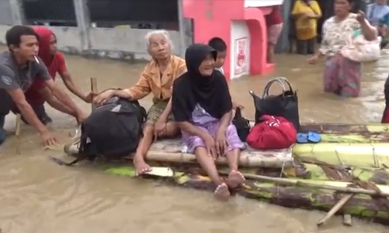 Banjir di Jombang Makin Parah, Debit Air Naik Meluas hingga Jalan Raya 