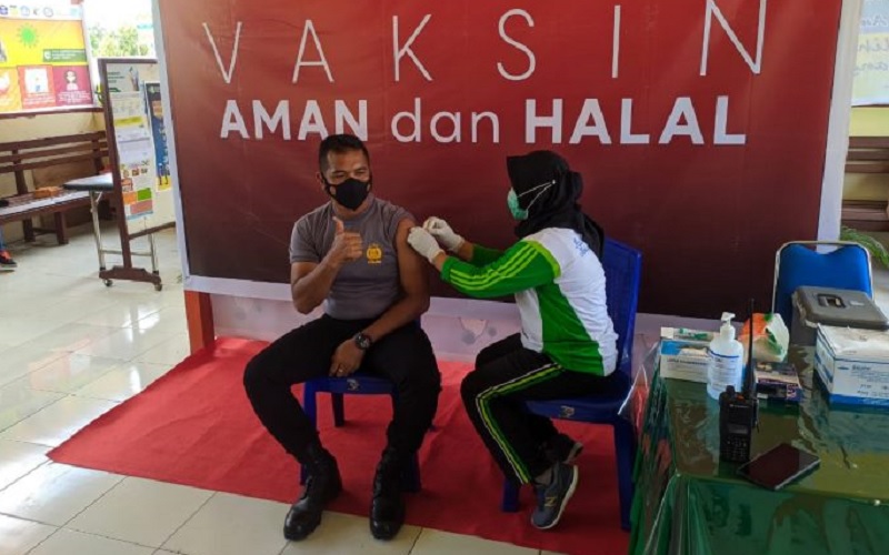 Disuntik Vaksin Covid-19 Tahap ke-2, Kapolsek Mimika Baru: Ini Jawab Keraguan Masyarakat