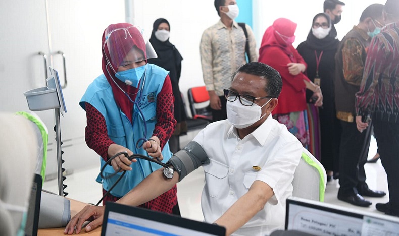 Gubernur Sulsel Nurdin Abdullah Disuntik Vaksin Covid Kedua