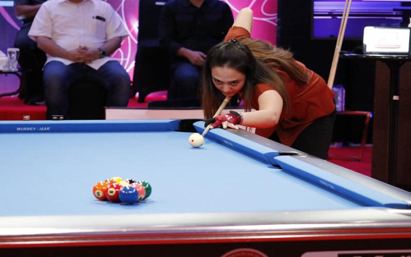 Nony Andilah Kalahkan Poppy Puspita di Laga Perdana Turnamen Biliar 9 Ball Hot Nine 