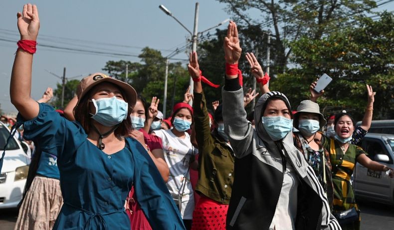Puluhan Ribu Warga Myanmar Kembali Demonstrasi Tolak Kudeta, Bawa Serta Keluarga
