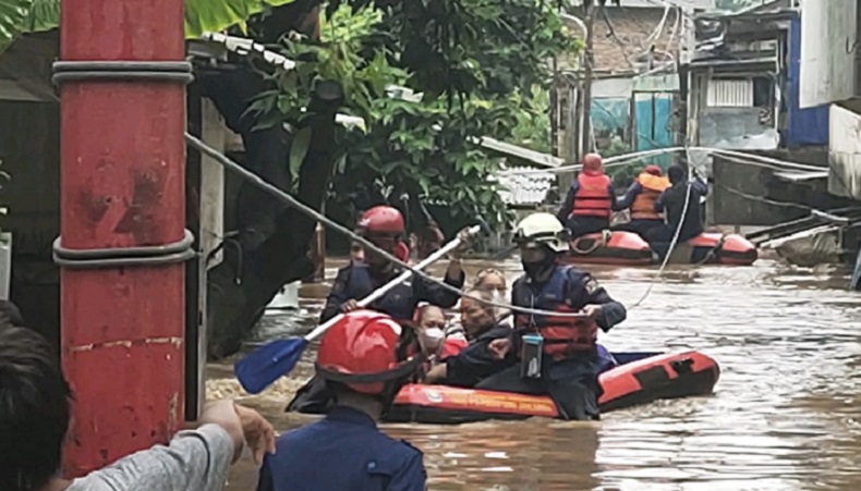 Banjir di Pejaten Timur, Warga Butuh Bantuan Logistik