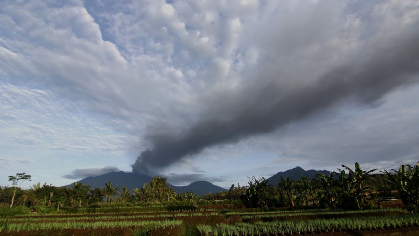 Gunung Raung Erupsi, Hujan Abu Guyur 12 Kecamatan di Banyuwangi