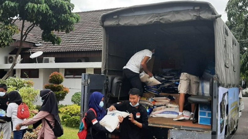 Pemkab Bangka Salurkan 1 Ton Beras dan Uang Rp51 Juta Untuk Korban Gempa Sulbar