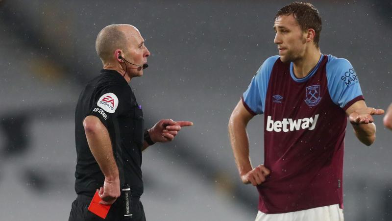 Wasit Liga Inggris Mike Dean Dapat Ancaman Pembunuhan