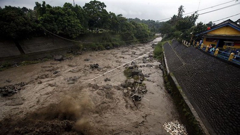 Suami Istri Terseret Banjir di Ngantang Malang, Istri Ditemukan Tewas
