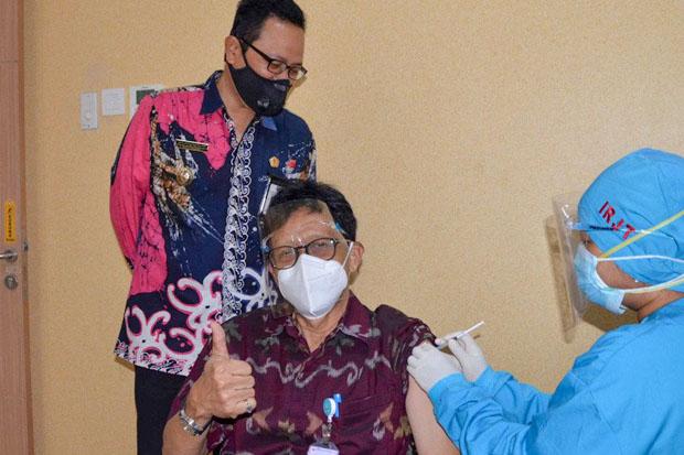 Nakes Lansia di Kota Yogya Mulai Disuntik Vaksin Covid-19