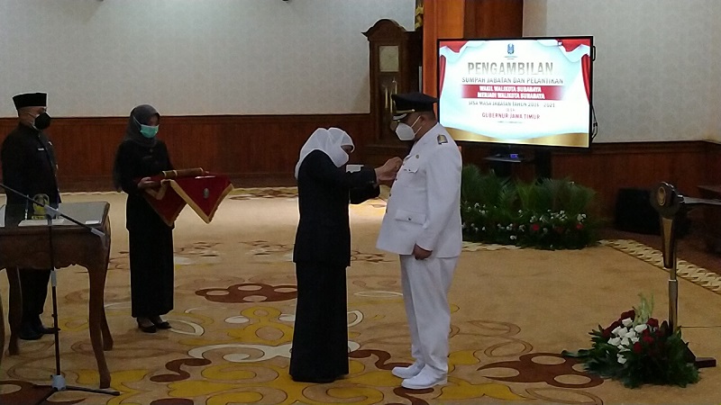 Gubernur Khofifah Lantik Whisnu Sakti Buana sebagai Wali Kota Surabaya 